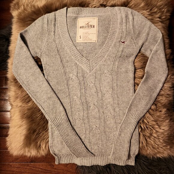 Hollister Sweaters - Hollister V-neck Heather Gray Sweater